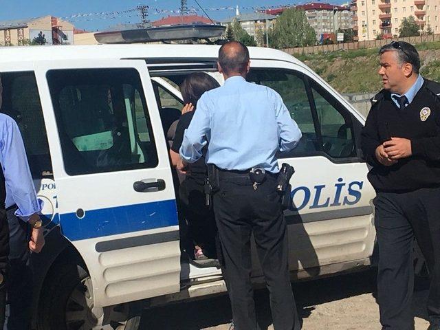 İntihara Teşebbüste Bulunan Liseli Kızın Hayatını Polis Kurtardı