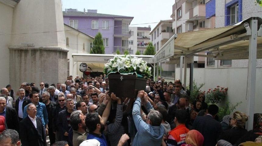 Yakılarak &Ouml;ld&uuml;r&uuml;len İşadamı Defnedildi