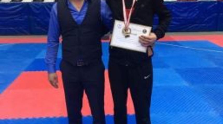 Tekvandoda B&uuml;y&uuml;kşehir&rsquo;in Sporcusu Ali Karadoğan Şampiyon Oldu