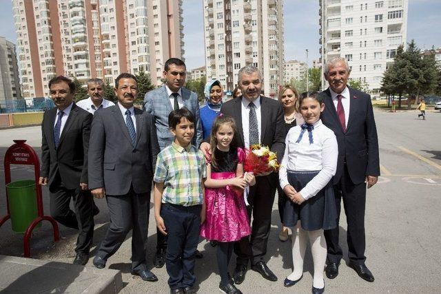 Başkan &Ccedil;elik, Besime &Ouml;zderici İlkokulunda &Ouml;ğrencilerle Buluştu 1