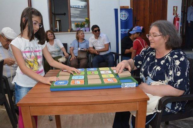 Farklı Kuşaklar Etkinlikte Bir Araya Geldi