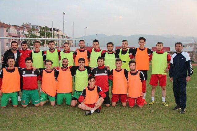 1308 Osmaneli Belediyespor Tam Kadro Final Maçına Hazırlıyor