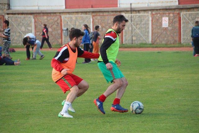 1308 Osmaneli Belediyespor Tam Kadro Final Maçına Hazırlıyor