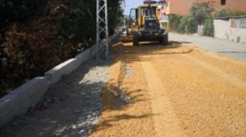 Samandağ&rsquo;da Yol &Ccedil;alışmaları Devam Ediyor