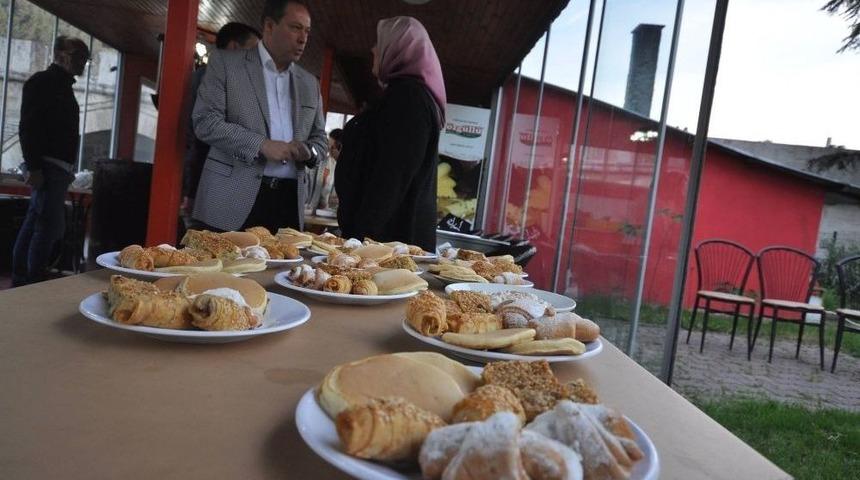 Geyve’de Ayvalı Lezzetler Beğenildi