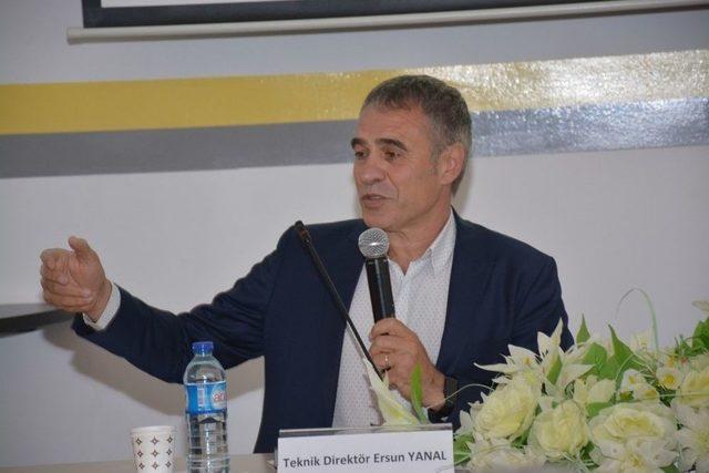 “türk Futbolunun Potansiyeli Ve Mevcut Durum Analizi” Konferansı