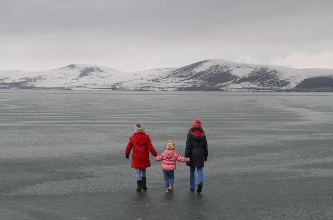 &Ccedil;ıldır G&ouml;l&uuml;&rsquo;nde Atlı Kızaklar Sezonu A&ccedil;amadı