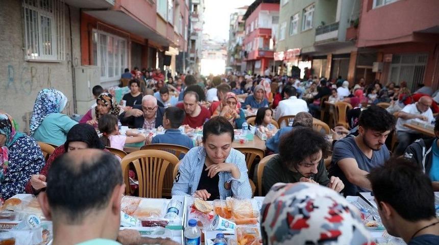 70 Bini Aşkın İlkadımlı &rsquo;komşu İftarları&rsquo;nda Buluştu