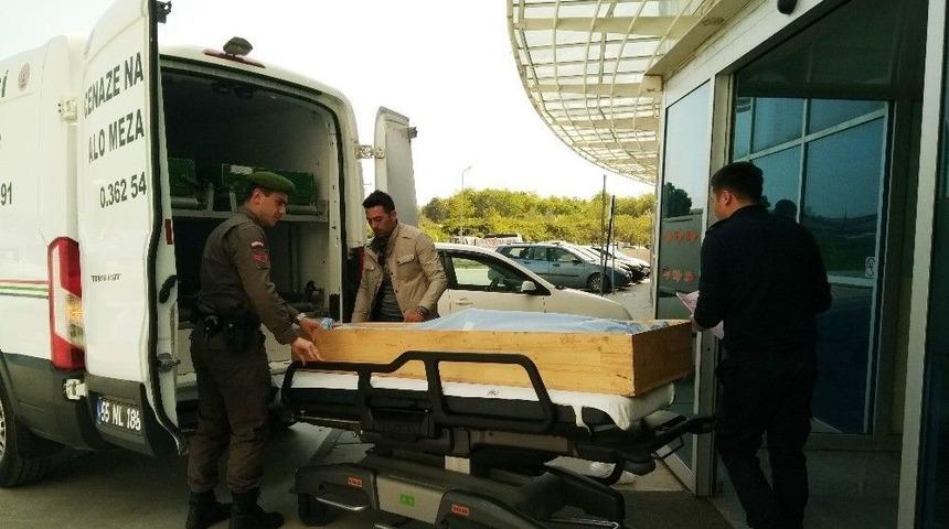 Cezaevinde Mahkum Kendini Astı