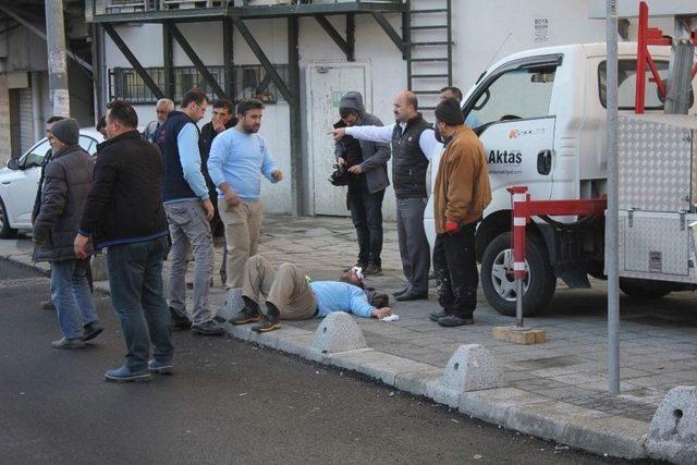 (özel) Nakliye Sepetinden Düşerek Yaralanan İşçi Yerde Sigara İçti