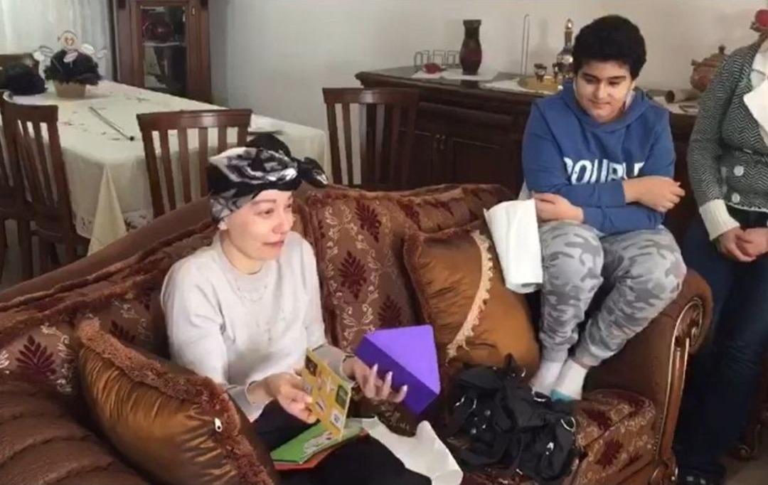 (&ouml;zel Haber) Kanser Tedavisi G&ouml;ren Gen&ccedil; Kadına Duygulandıran Doğum G&uuml;n&uuml; Hediyesi