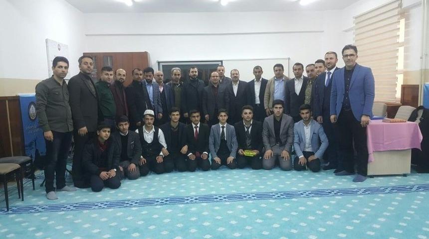 Hakkari&rsquo;de Hafızlık, Kur&rsquo;an-ı Kerim Ve Ezanı G&uuml;zel Okuma Yarışması Haberi)