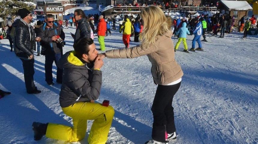 Uludağ&rsquo;da Şok Evlenme Teklifi