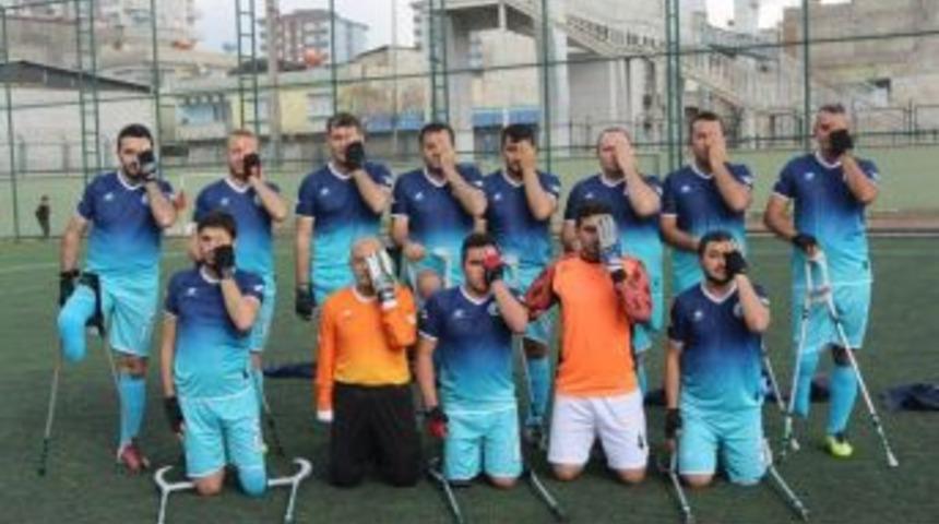 Kerim Bebek İ&ccedil;in &rsquo;g&ouml;z&uuml;n&uuml; Kapat&rsquo; Eylemine Destek Verdiler