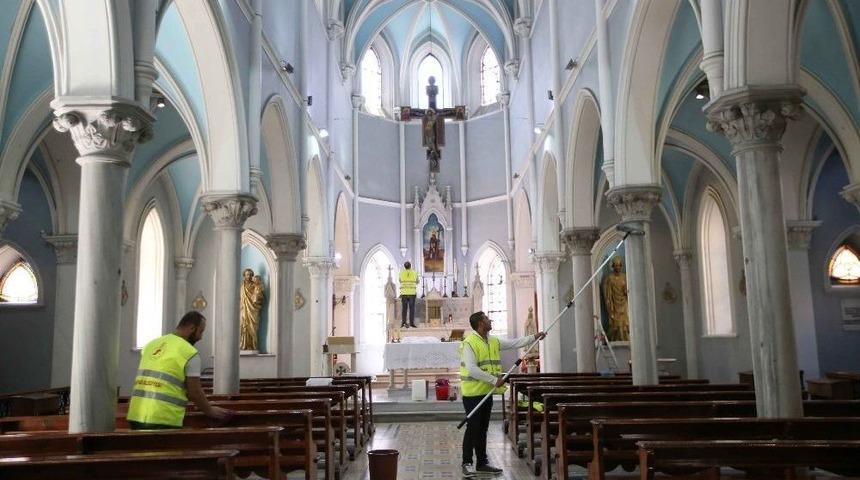 İbadethanelerde Bayram Temizliği