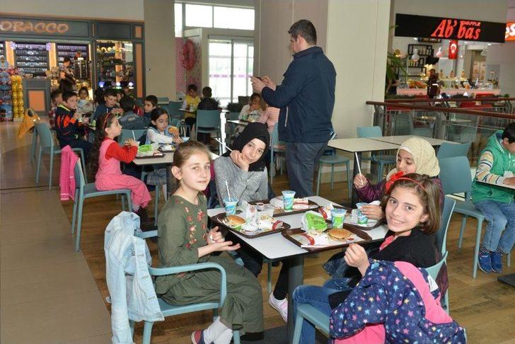 Yakutiye’den Çocuklara 23 Nisan Hediyesi G3