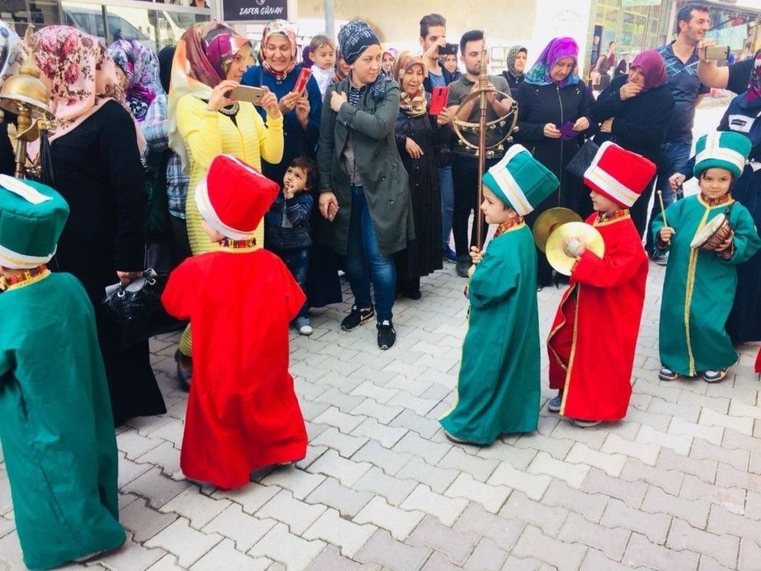 Osmaneli &lsquo;de &Ouml;ğrenciler Yararına Kermes