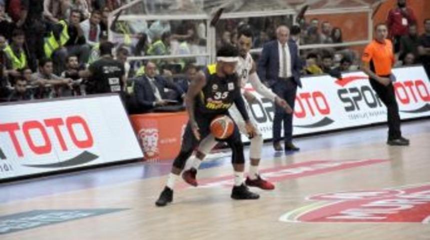 Muratbey Uşak Deplasmanda &Uuml;z&uuml;ld&uuml;