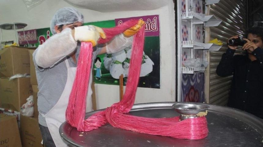 İsotlu Pişmaniyeden Sonra Kahveli Ve Meyveli Pişmaniye