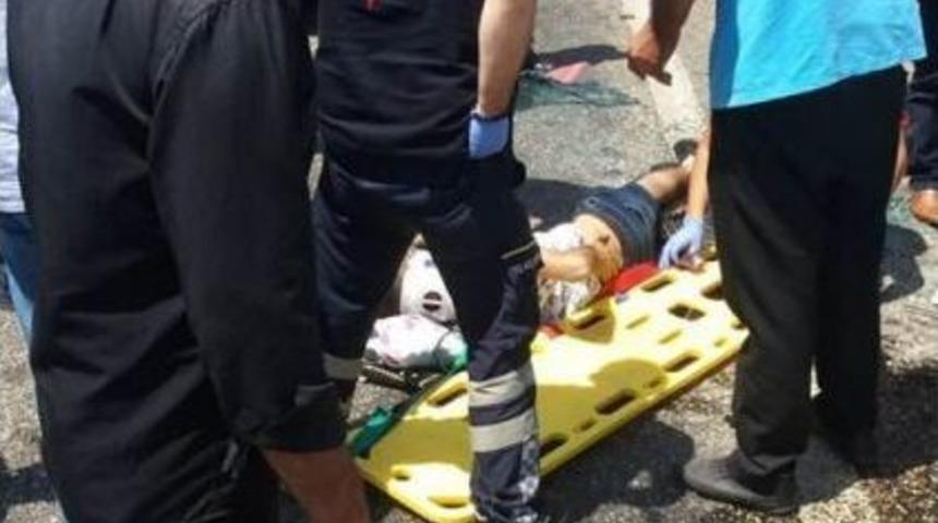 Lastiği Patlayan Otomobil Takla Attı: 2 Yaralı