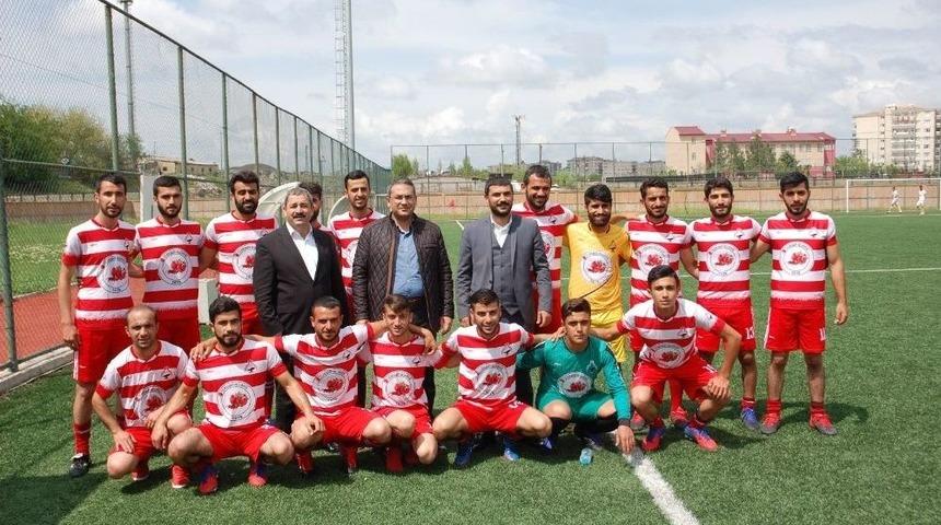 Kocak&ouml;y Gen&ccedil;likspor&rsquo;a Kaymakam&rsquo;dan Destek