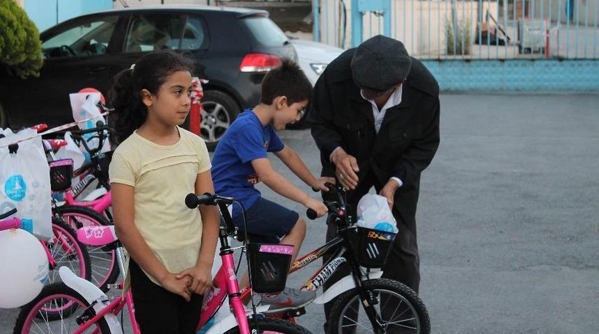 Yetim &Ccedil;ocuklar Deniz Feneri Derneği&rsquo;nin İftarında Buluştu