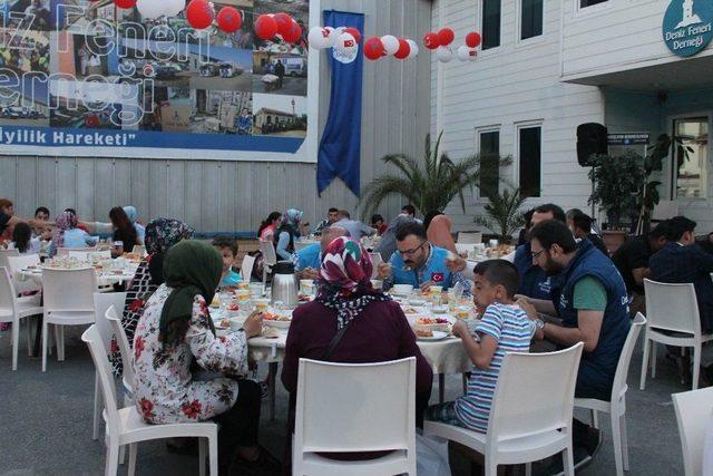 Yetim Çocuklar Deniz Feneri Derneği’nin İftarında Buluştu