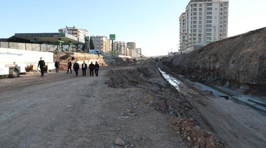 Narlıdere Kavşağında &Ccedil;alışmalar S&uuml;r&uuml;yor