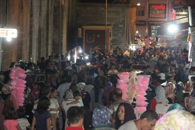 Şanlıurfa’da Bayram Alışverişi Yoğunluğu