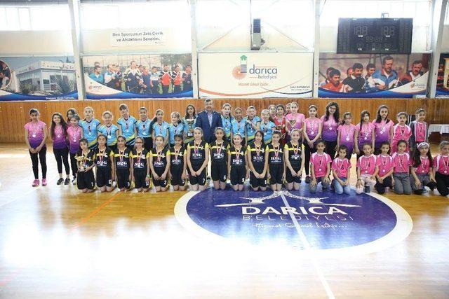Darıca’da Kupa Ve Madalyalar Verildi 1