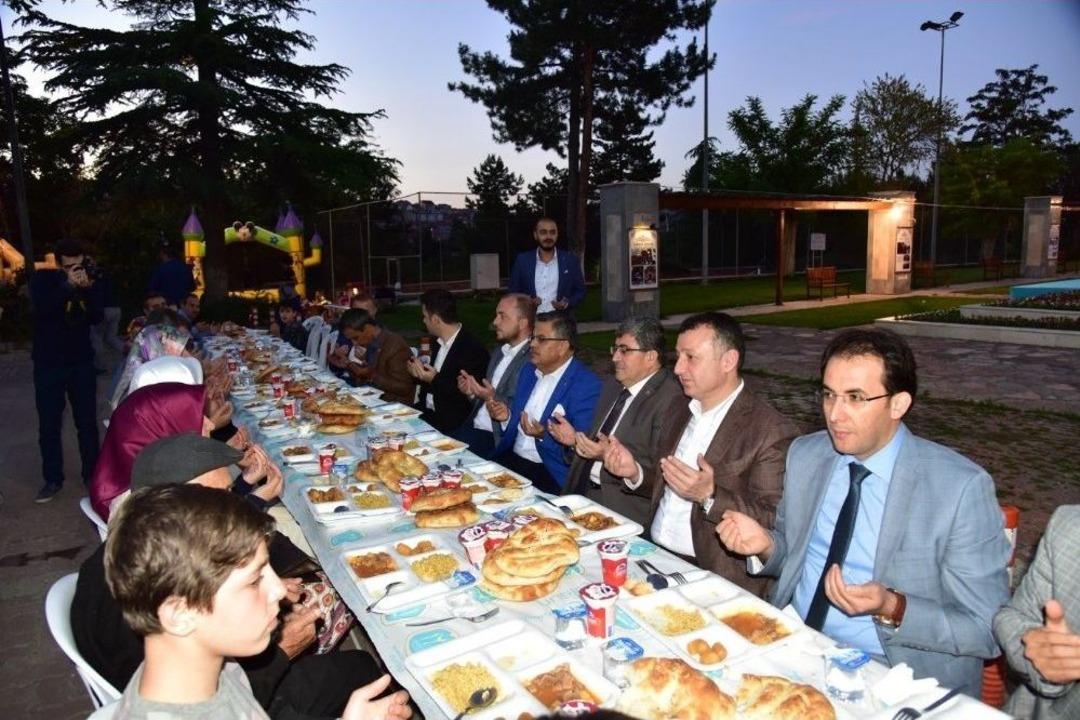 Bilecik Belediyesi&rsquo;nden İl Protokol &Uuml;yelerine İftar