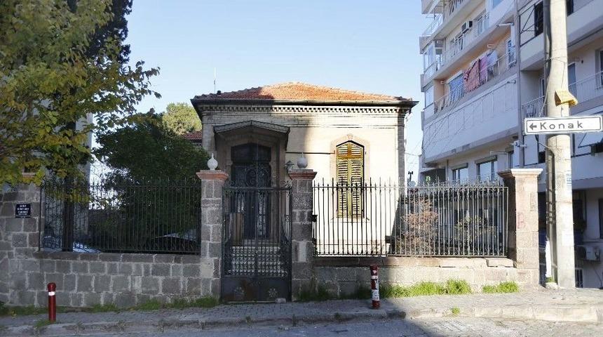 Konak, Tarihine Sahip Çıkıyor