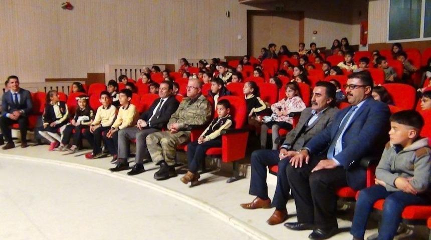 Erciş Belediyesinden Tiyatro Etkinliği