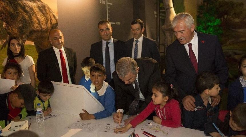 Dinazorlar Çağı Bilim Merkezinde