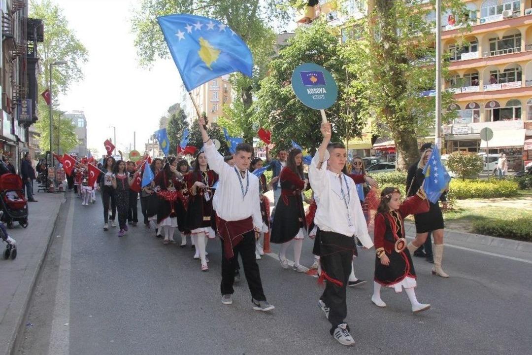41 &Uuml;lkeden 1000 &Ccedil;ocuk, 23 Nisan Coşkusu İ&ccedil;in Kocaeli&rsquo;de Bir Araya Geldi