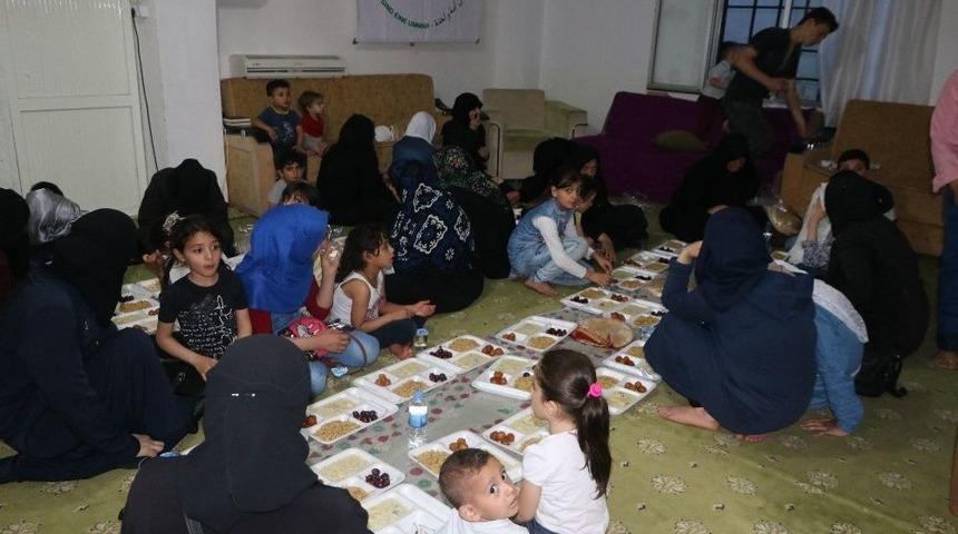 Gaziantep’te Suriyeli Yetimlere İftar