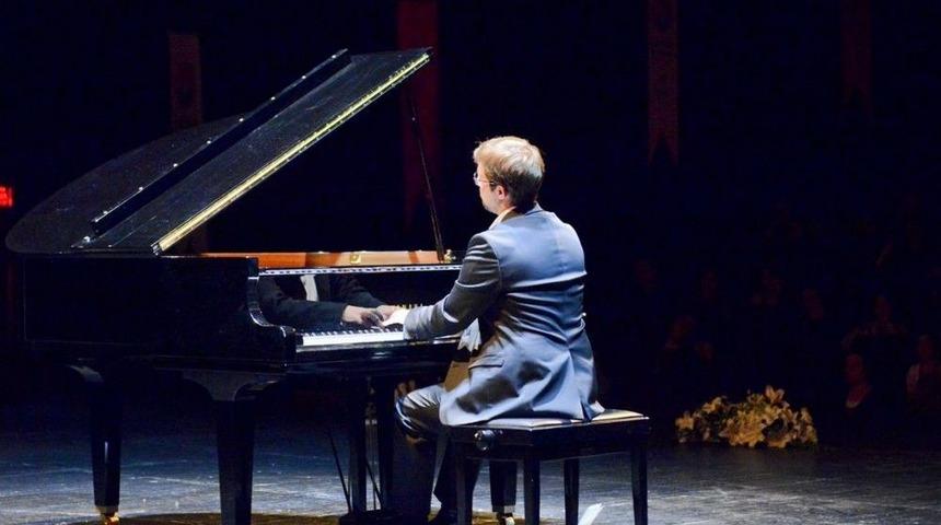 Gen&ccedil; Piyanistten Piyano Resitali