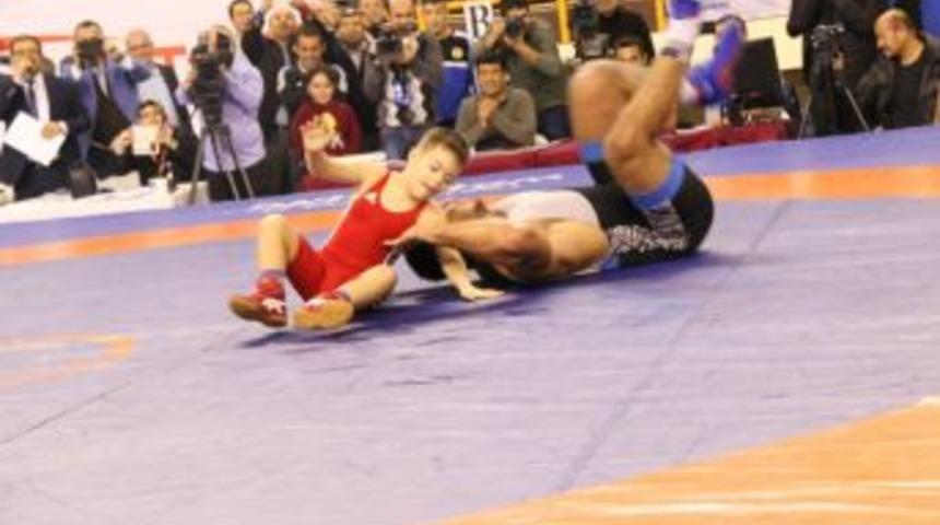 Taha Akg&uuml;l&rsquo;den Anlamlı Davranış