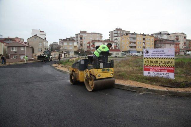 Kartal Belediyesi İlçede Yol Düzenleme Çalışmalarına Devam Ediyor