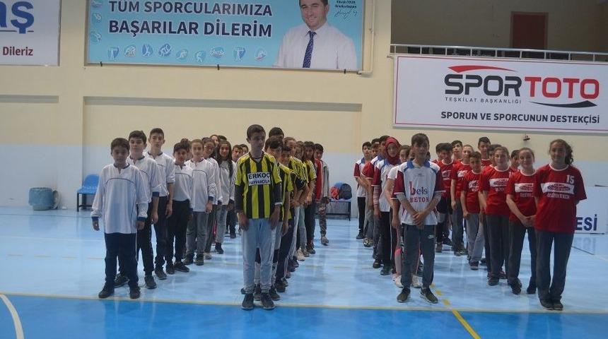 23 Nisan Spor Şenliklerinde &Ouml;d&uuml;ller Sahiplerini Buldu