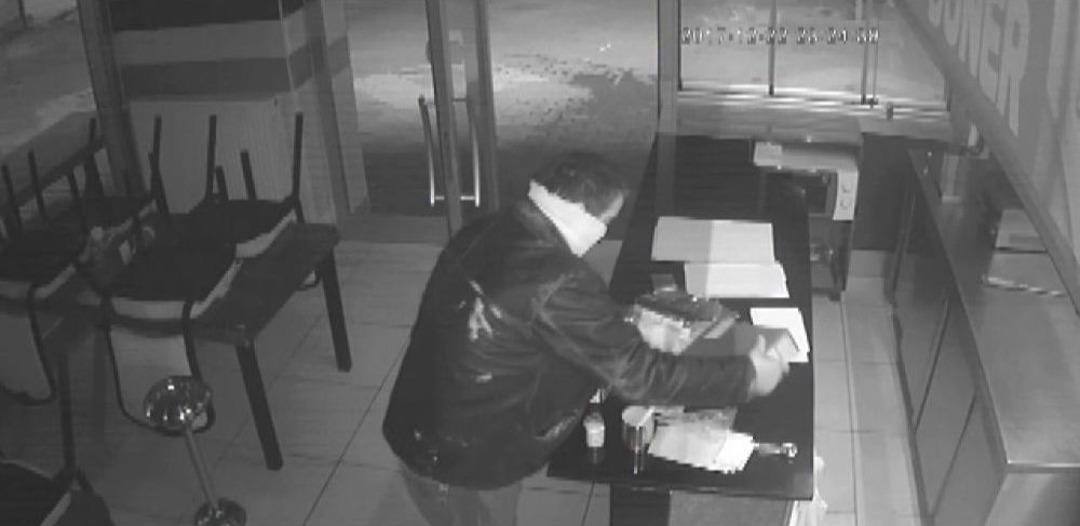 Y&uuml;z&uuml; A&ccedil;ık Keşif Yapan Ş&uuml;pheli Sonra Y&uuml;z&uuml;n&uuml; Kapatıp Hırsızlık Yaptı