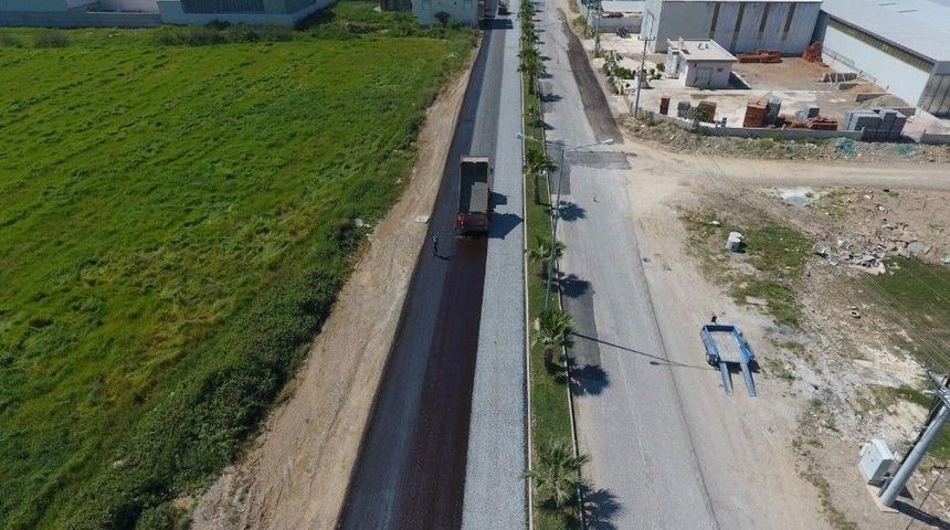 Asat&rsquo;tan Manavgat Bah&ccedil;eşehir Yoluna Asfalt