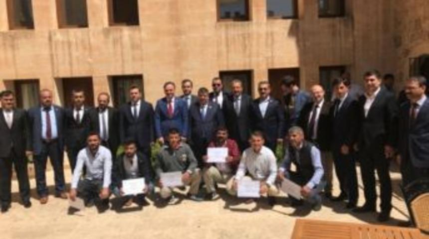 Mardin&rsquo;de H&uuml;k&uuml;ml&uuml;lere Sertifika Verildi