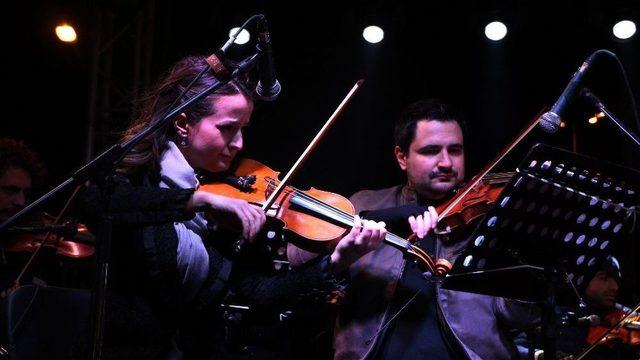 Kuşadası’nda Christmas Kutlaması