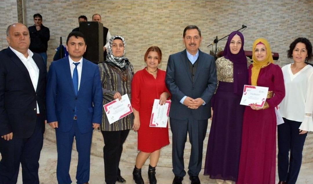 &Ouml;ğretmen, &Ouml;ğrenci Ve Veliler 2017&rsquo;nin Yorgunluğunu Attı