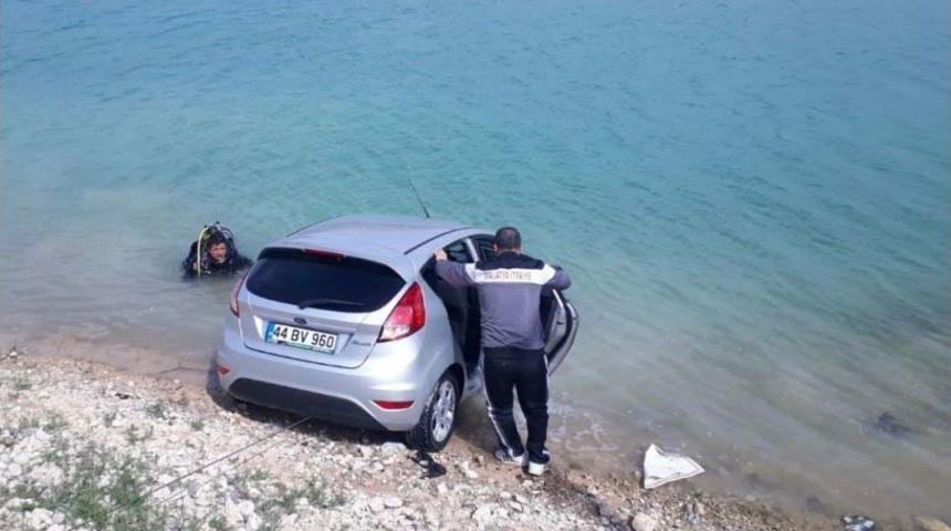 G&ouml;lete U&ccedil;an Ara&ccedil;tan Sağ &Ccedil;ıktılar