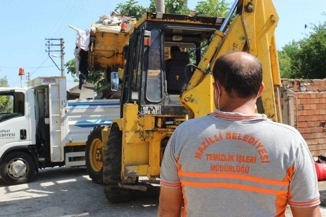 Çöp Ev Nazilli Belediyesi Ekipleri Tarafından Temizlendi