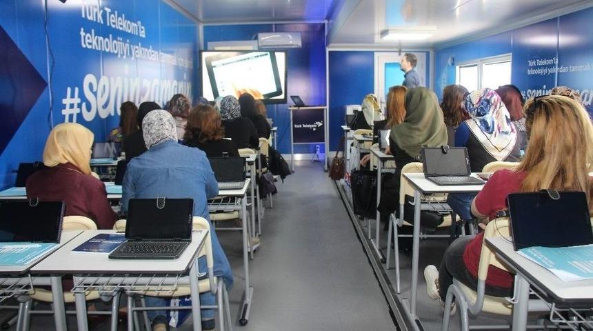 T&uuml;rk Telekom Eğitim Tırı Elazığ&rsquo;da