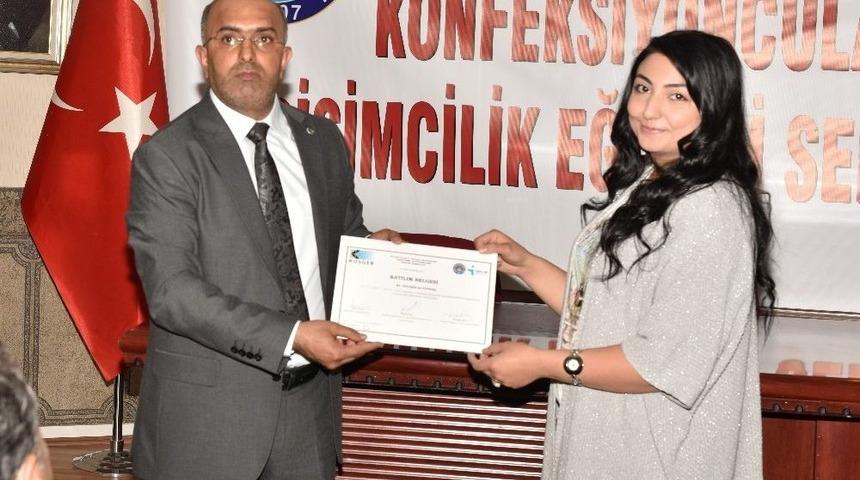Elazığ&rsquo;da 200 Kursiyer Sertifika Aldı
