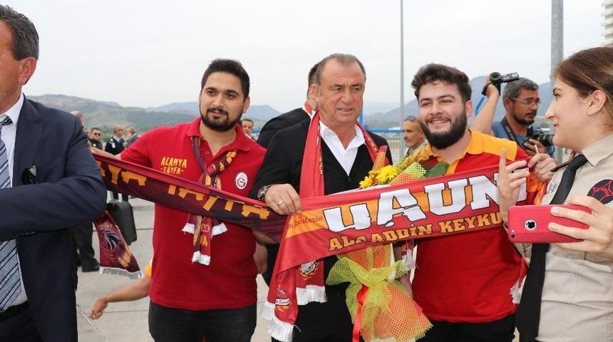 Galatasaray, Alanya&rsquo;da Şampiyon Gibi Karşılandı